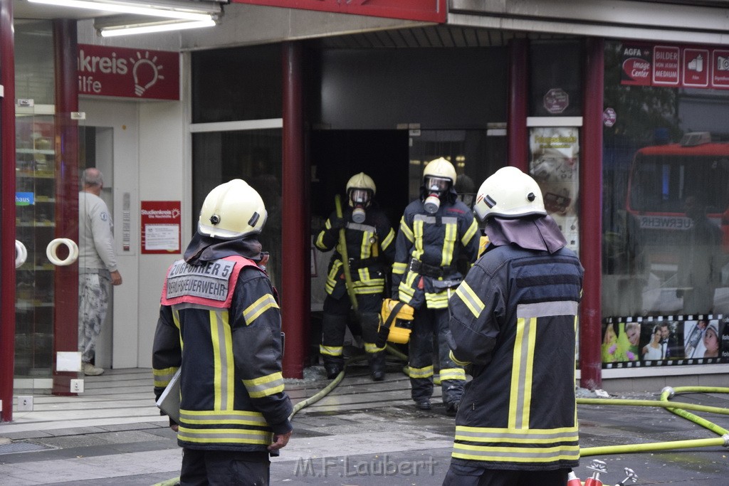 Feuer 2 Koeln Nippes Neusserstr P258.JPG - Miklos Laubert